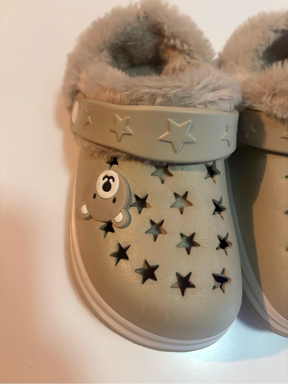 Stepping Stones Kids Clogs Fur Lined Tan Grey Star Cutouts Bear Charm Size 9C - Picture 4 of 11